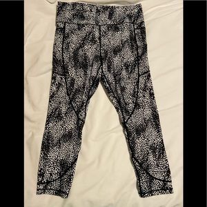 Zyia Black Viper Pocket Light n Tight Leggings